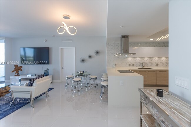 Building Photo - 17111 Biscayne Blvd