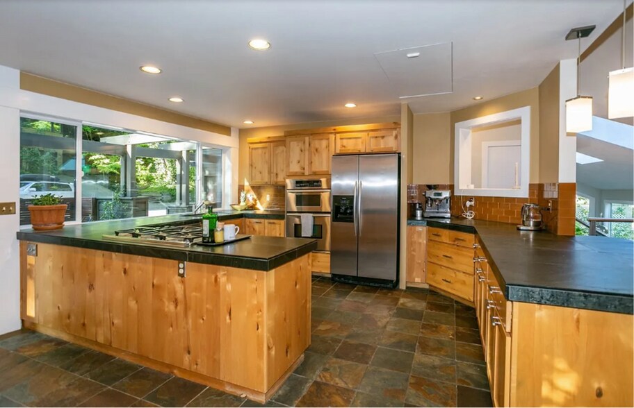 Building Photo - 3108 SW Bennington Dr