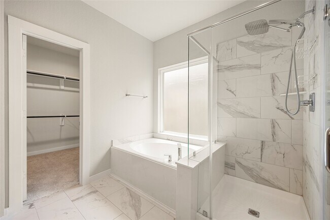 Building Photo - 27118 Peaceful Cv Dr
