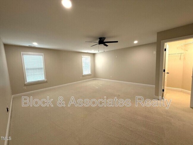 Building Photo - 2016 Weaver Forest Way