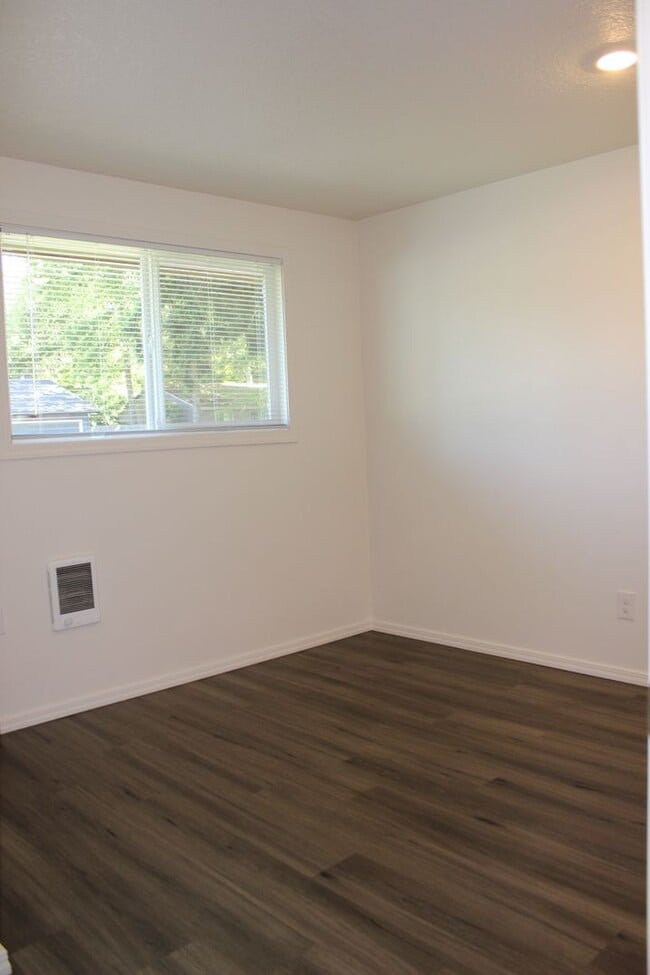 Building Photo - Four bedroom ranch