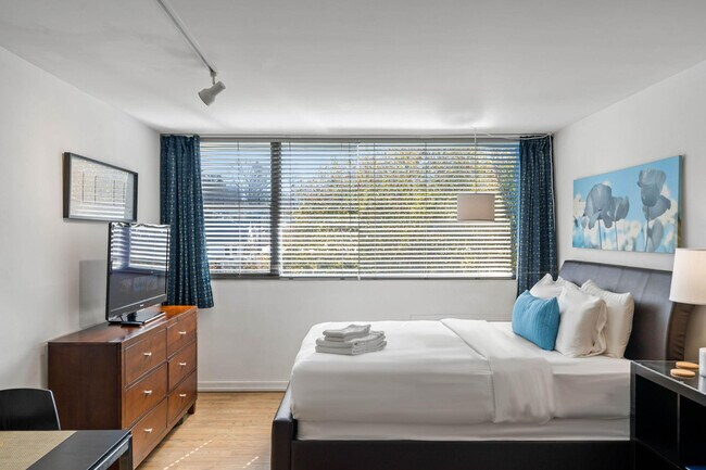 Building Photo - 47 5th St NE