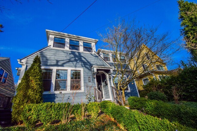 Building Photo - CLA2613-2615