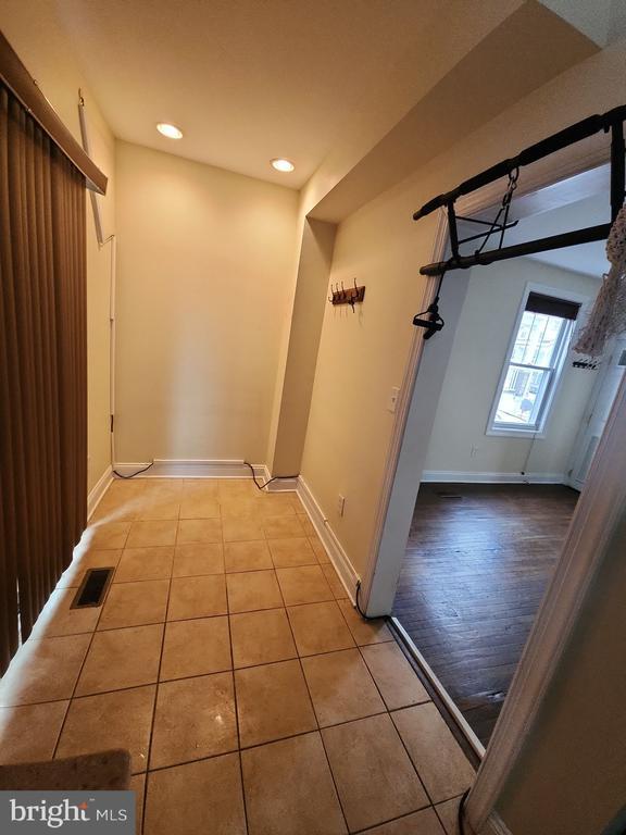 Building Photo - 2804 Christopher Ave