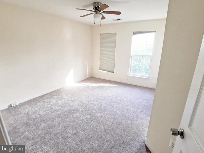 Building Photo - 5822 Cowling Ct