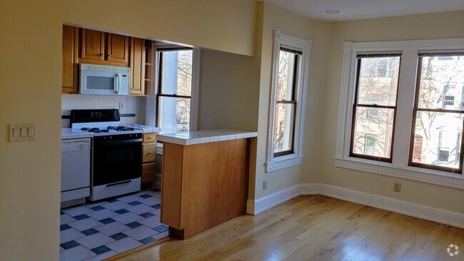 Building Photo - 509 Constitution Ave NE