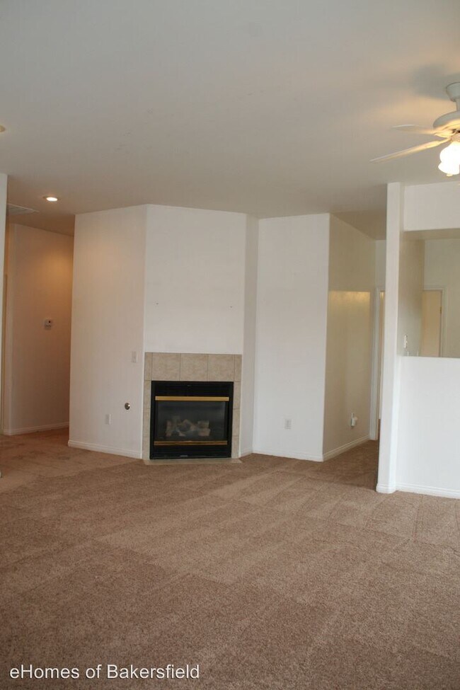 Building Photo - 549 Yellow Meadow Ct