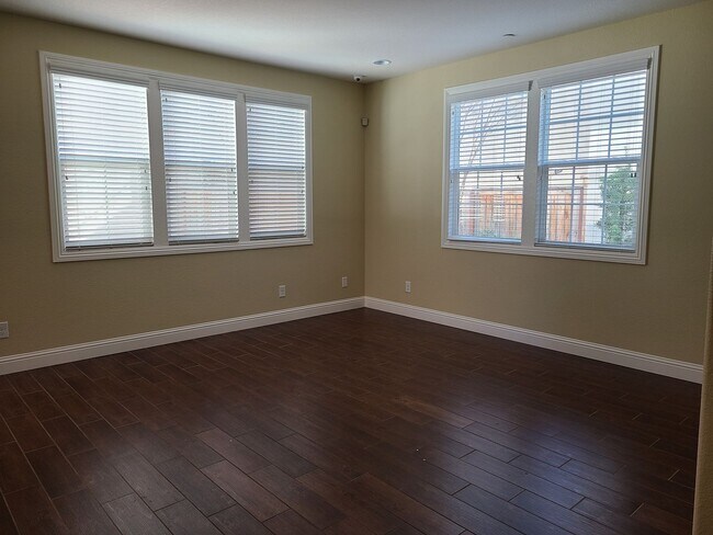 Building Photo - 177 Colner Cir