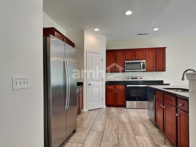 Building Photo - 280 Cameron St