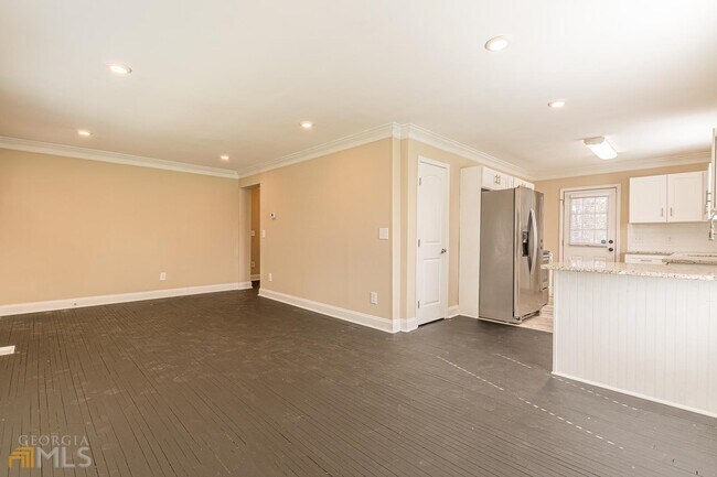 Building Photo - 1136 Wyland Dr SW