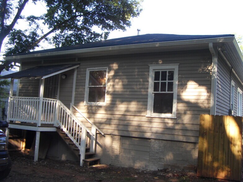 Building Photo - 11 Moreland Avenue Northeast