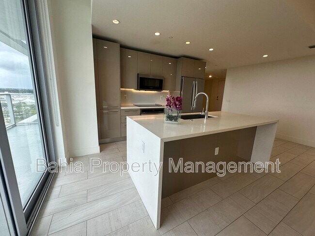 Building Photo - 2000 Metropica Wy