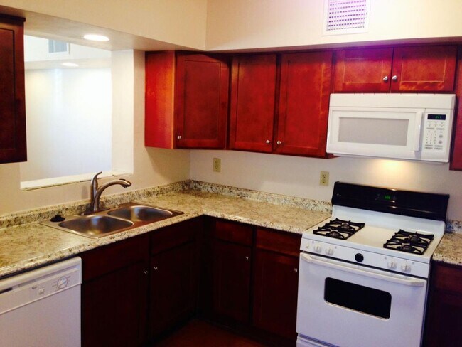 Primary Photo - 1920 E Copper St