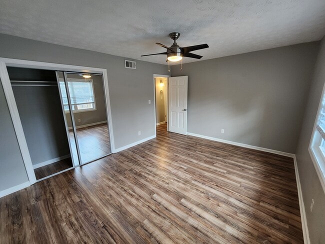 Building Photo - 365 Winding River Dr