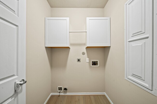 Building Photo - 1915 Stable Stone Ln