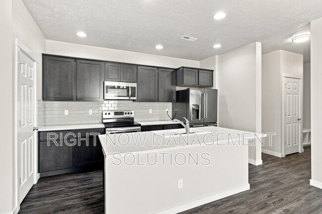 Building Photo - 10043 W Campville St