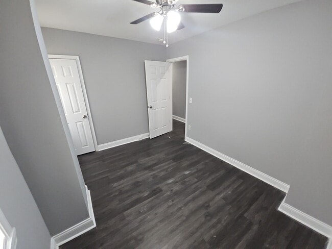 Building Photo - 5 Bedroom Townhouse in Pigtown