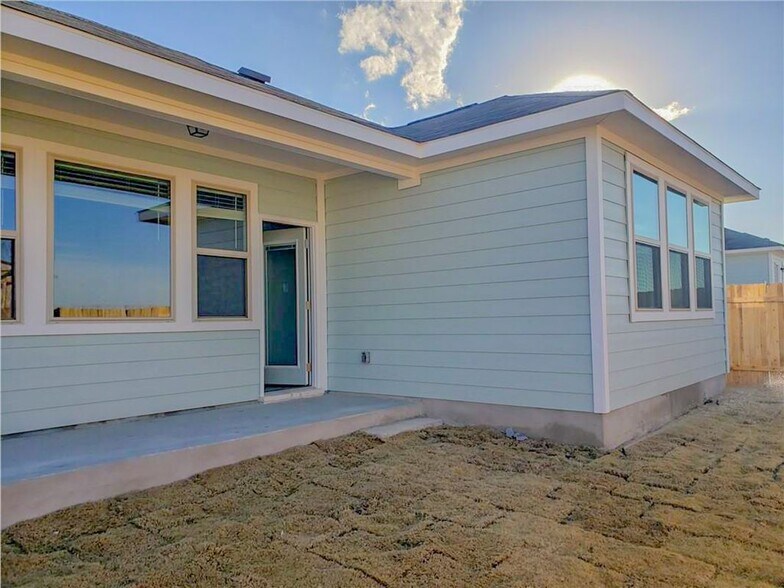 Building Photo - 221 El Dorado Rd