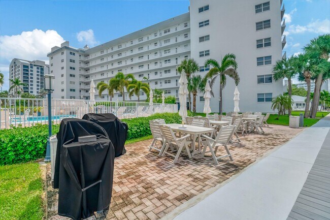 Building Photo - 3100 S Ocean Blvd