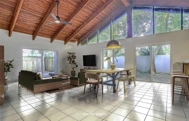 Building Photo - 3080 Allamanda St