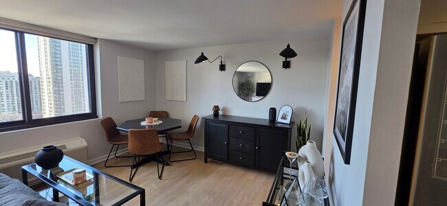 Building Photo - 1221 N Dearborn Pkwy