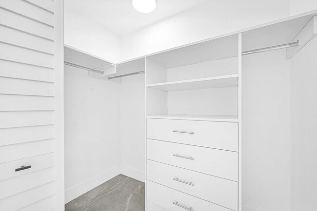 Building Photo - 4040 SW 108th Ave