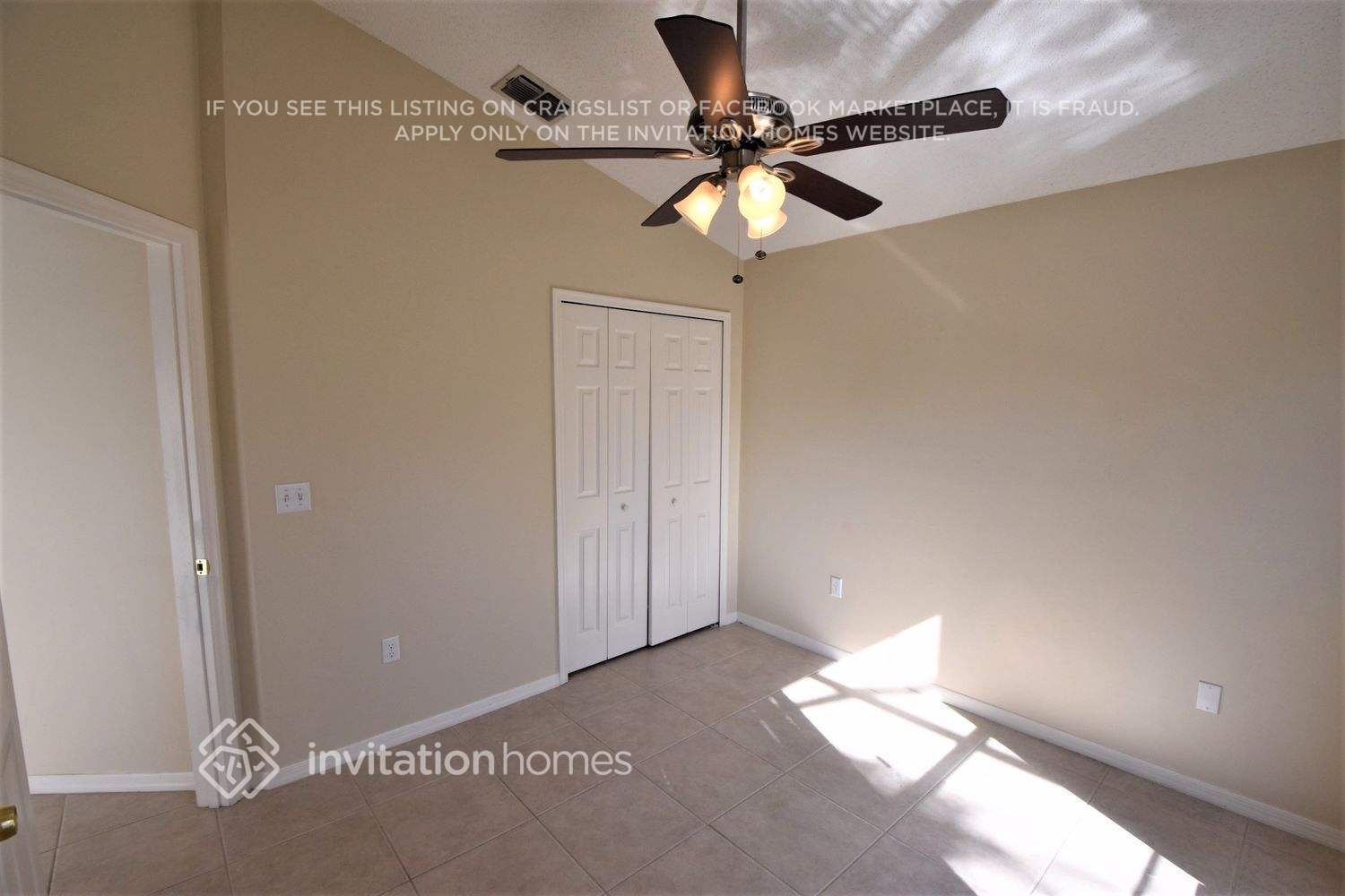Building Photo - 549 Lancer Oak Dr