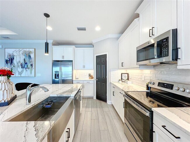 Building Photo - 5559 Trevesta Pl