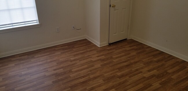 Building Photo - 3801 Hitchrock Dr