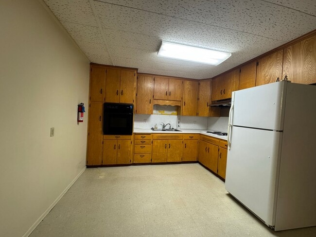 Building Photo - Madcap Lane 186/192