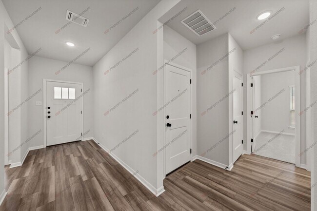 Building Photo - 2034 Zabcikville Dr