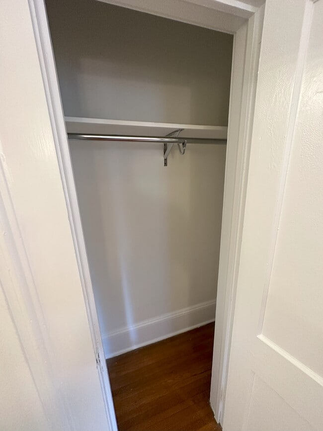 Building Photo - 605 Lamar Ave