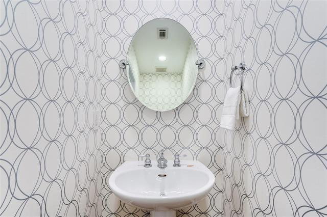 Building Photo - 4310 Buena Vista St