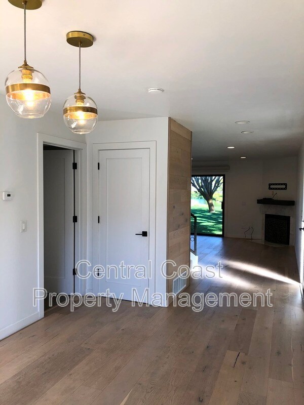 Building Photo - 3850 Rio Rd