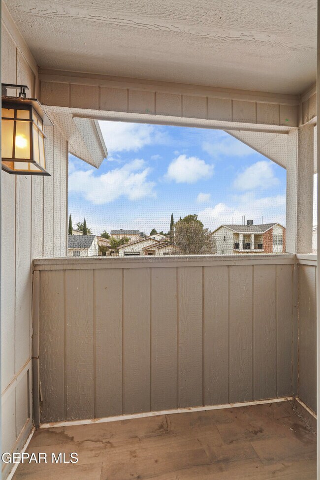 Building Photo - 11941 Arrow Knoll Cir