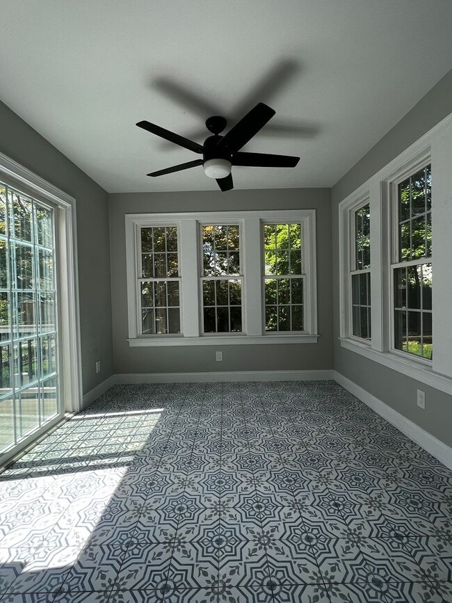 Building Photo - Gorgeous Newton Highlands Single Family 5 Bed/2 Bath for August, 2026