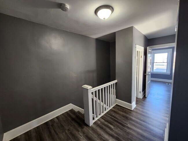 Building Photo - Twin home with stainless appliances, centr...