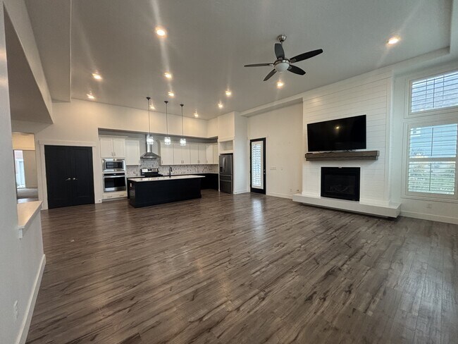 Building Photo - 6153 W Poplar View Dr