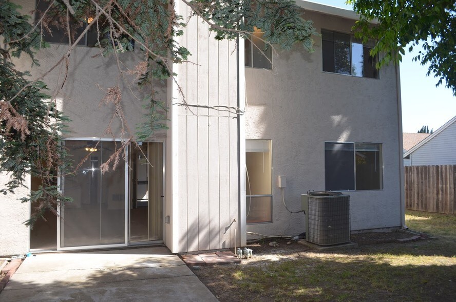 Building Photo - 759 Valley Green Dr
