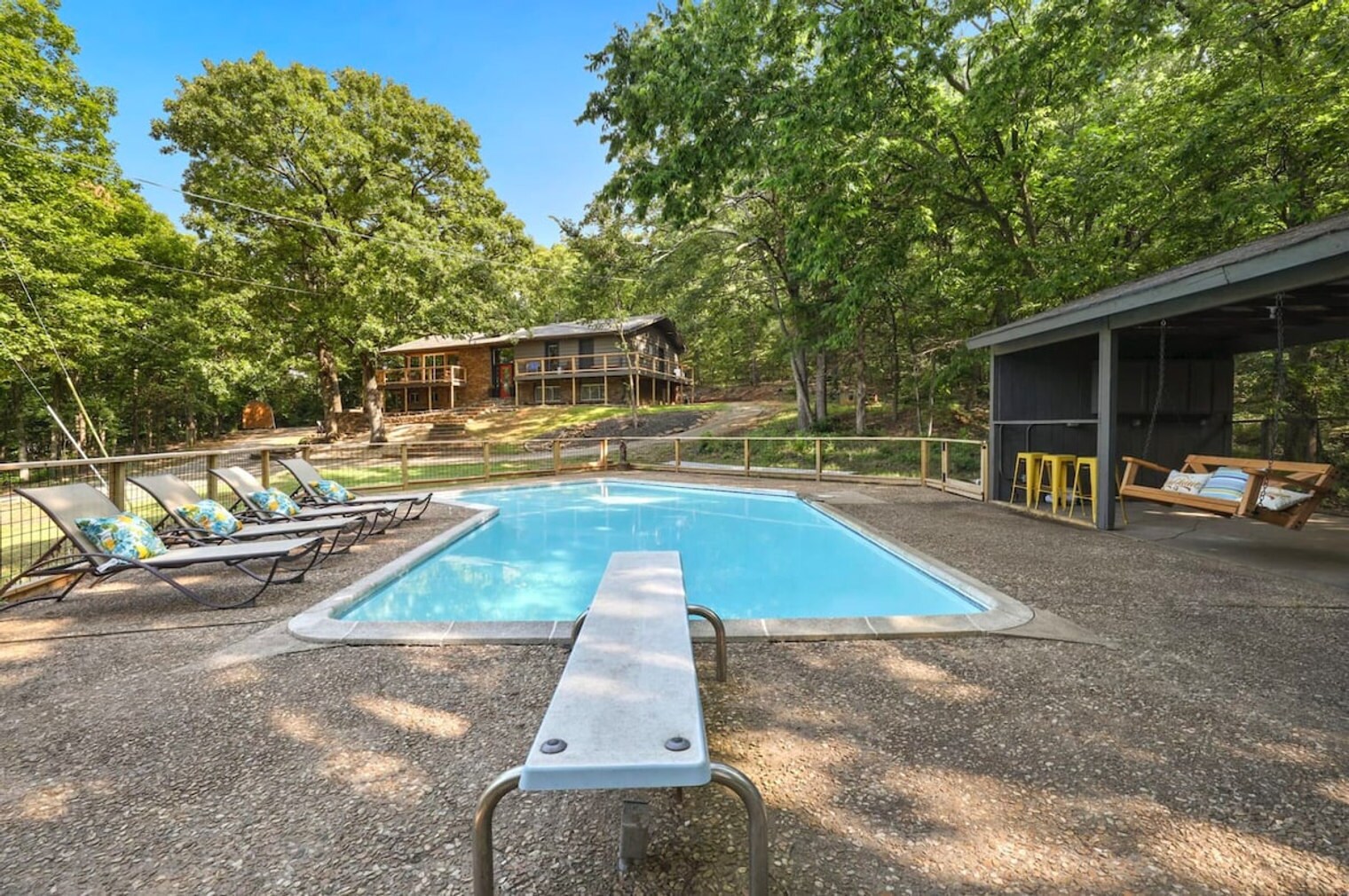 Building Photo - 1232 S Dinsmore Trail