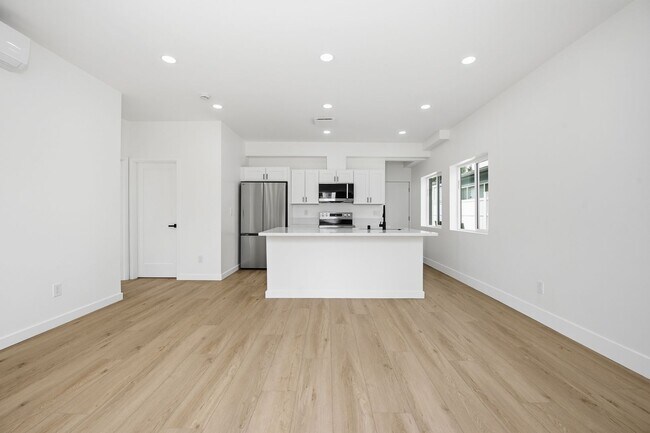 Building Photo - Brand new!