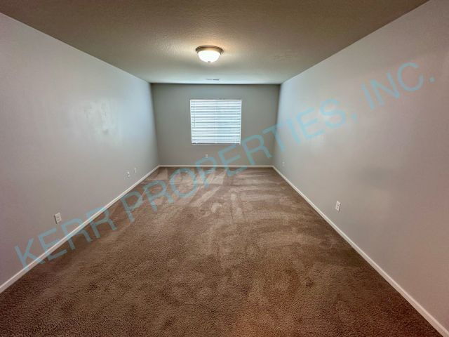 Building Photo - Charming 3-Bedroom Haven in Happy Valley - 1814 Sq Ft of Comfort!