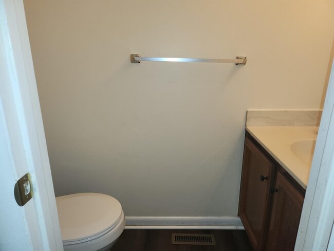 Building Photo - 8212 Londonderry Ct