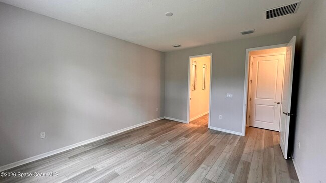 Building Photo - 5009 Sunnytime St