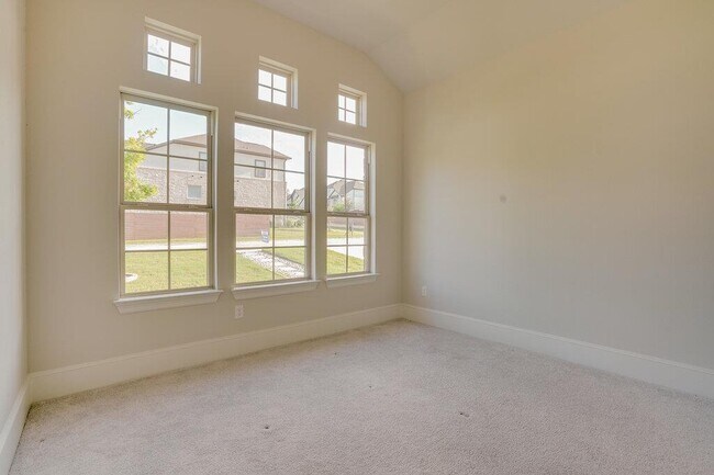 Building Photo - 16916 Sanglier Dr
