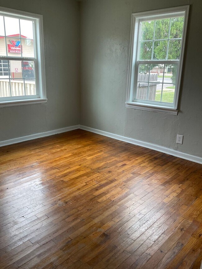 Building Photo - Cute 2 bedroom for rent