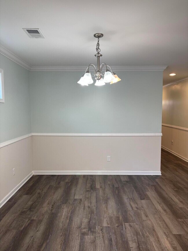 Building Photo - 335 Niblick Dr