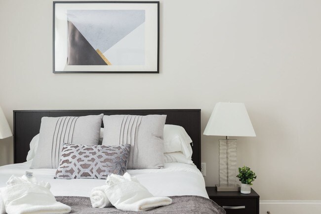 Building Photo - 126 Columbia Rd