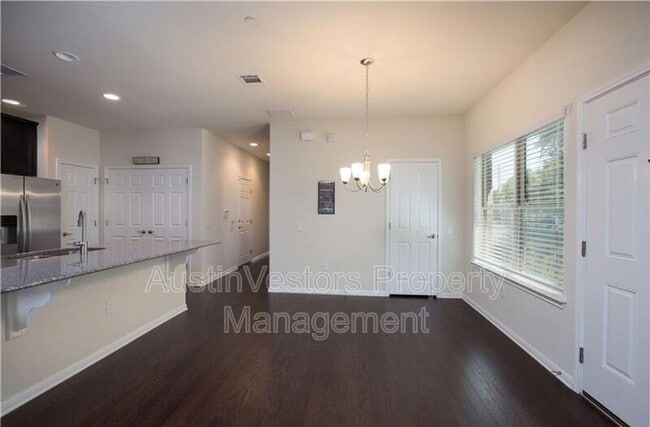 Building Photo - 2304 S Lakeline Blvd