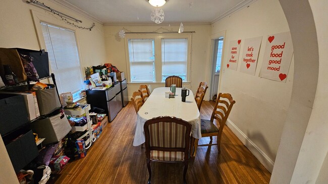 Building Photo - Top-tier and Unique BC apartment
